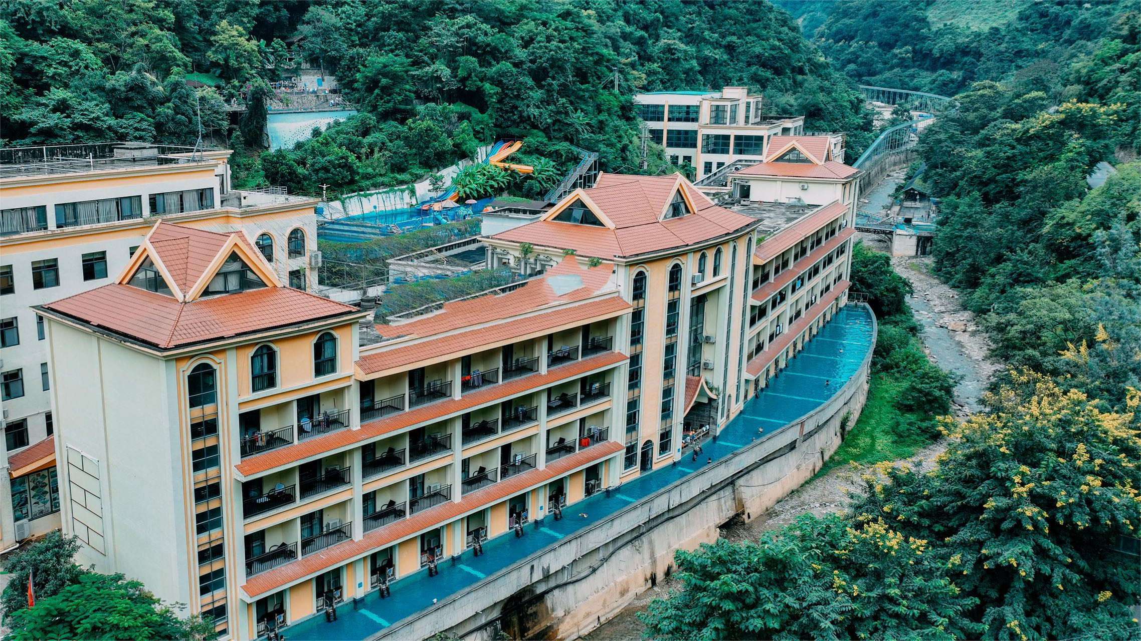元江温泉基地环境图